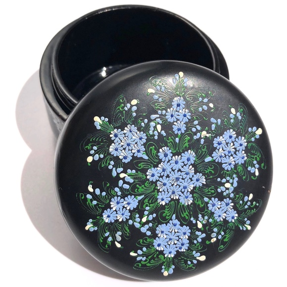 Black Lacquer Round Trinket Box Floral Hand Painted Delicate Blue Flowers AS IS - Picture 5 of 16